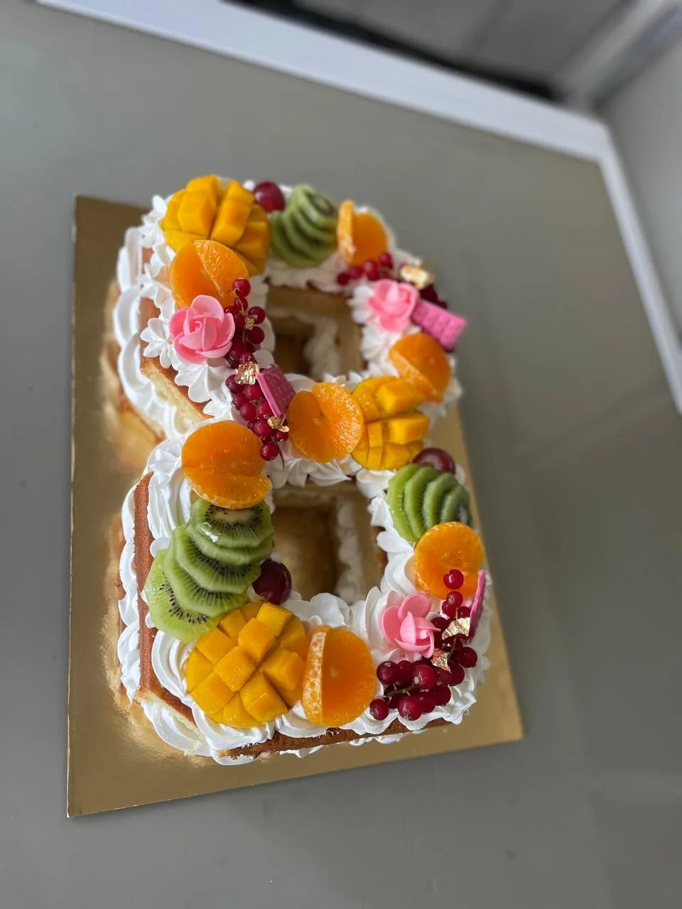 Number cake huit aux fruits frais